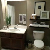 How To Decorate A Small Bathroom On Budget